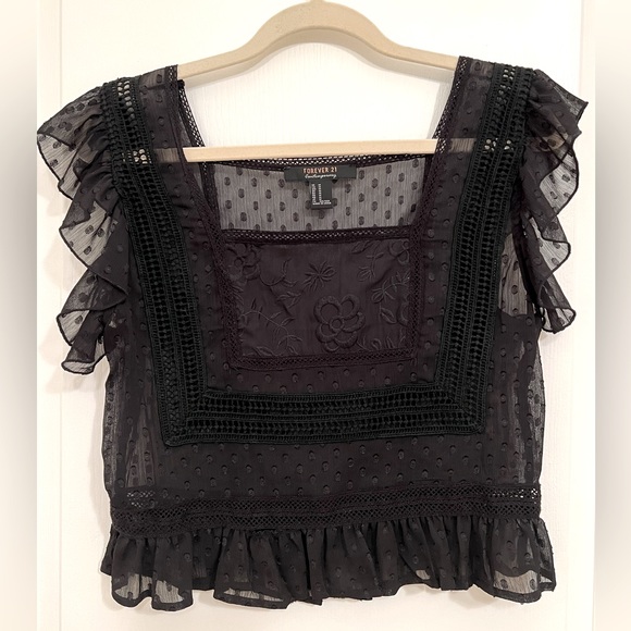 Forever 21 Tops - cute black top!